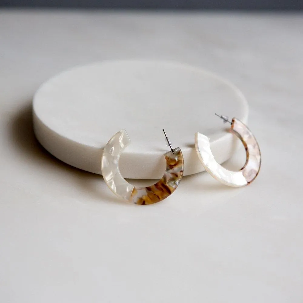 Tortoise Shell Earrings (White/Amber Mixed)
