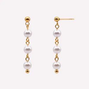 TRIPLE PEARL DANGLE EARRINGS IN GOLD