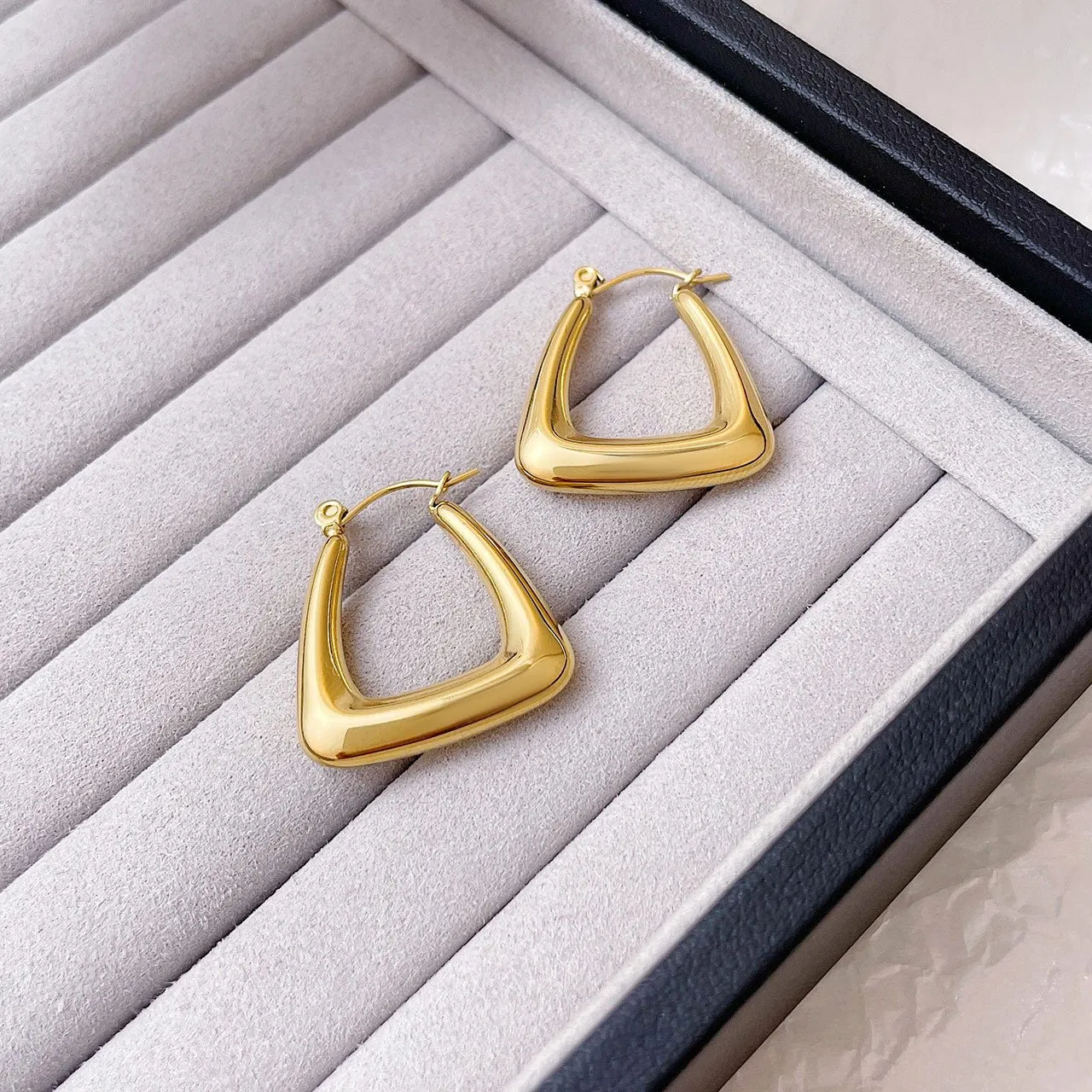 U-shaped Hollow Hoop Earrings in Gold and Silver