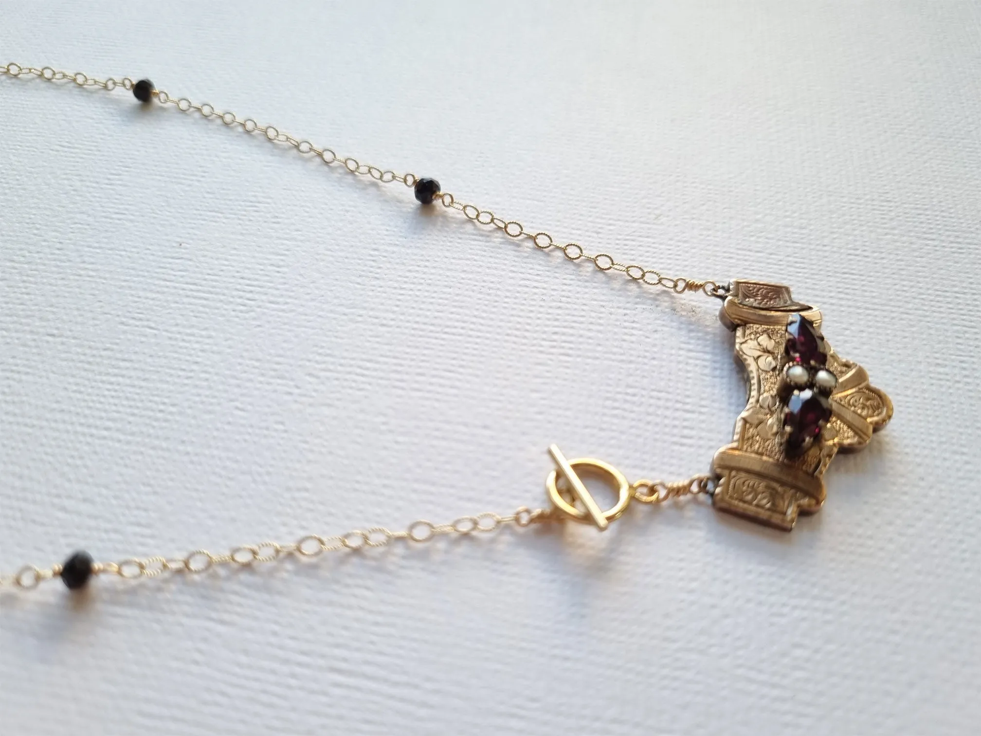 Victorian garter | antique brooch short necklace