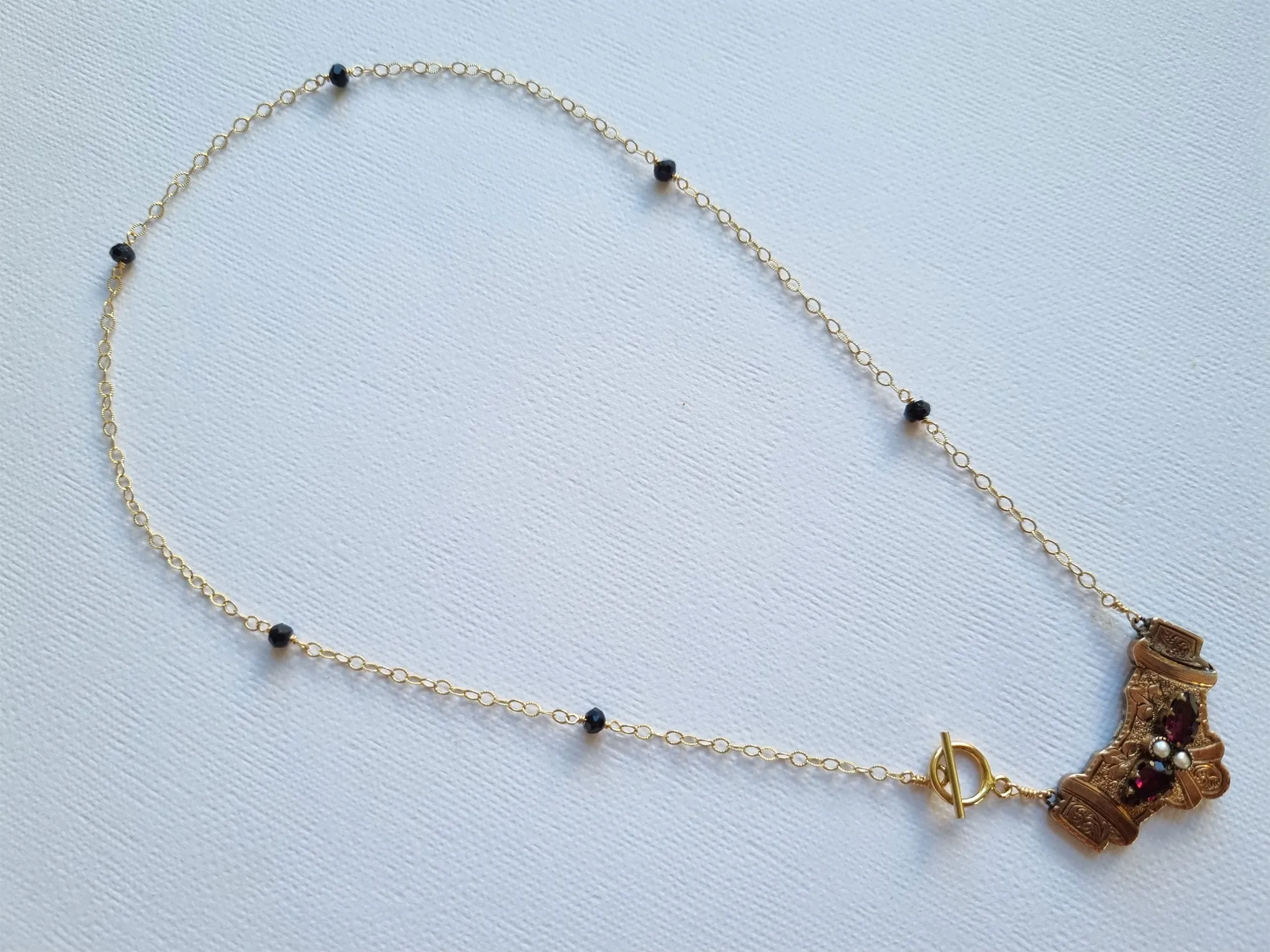 Victorian garter | antique brooch short necklace
