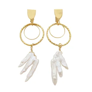 Vinge pearl earrings