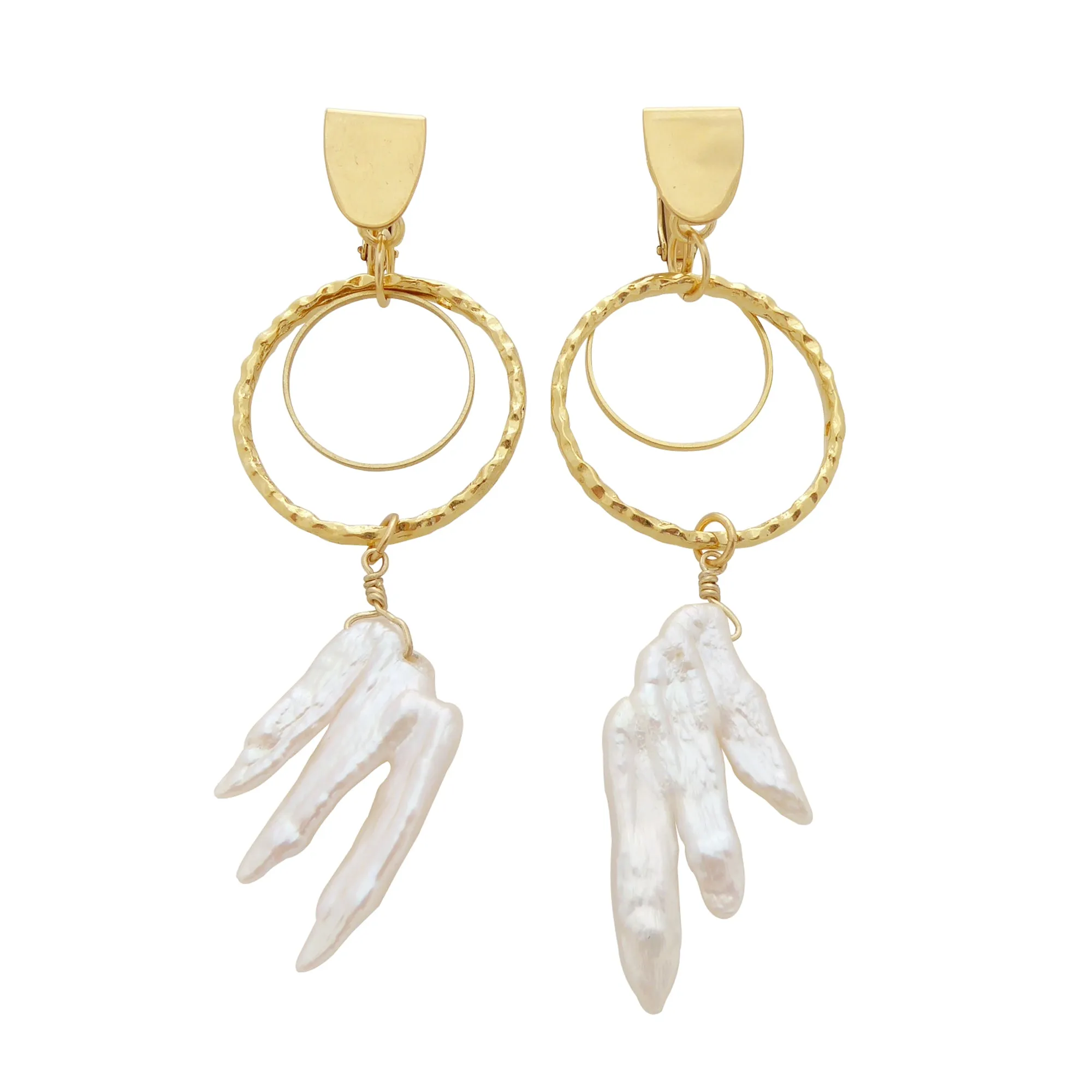 Vinge pearl earrings