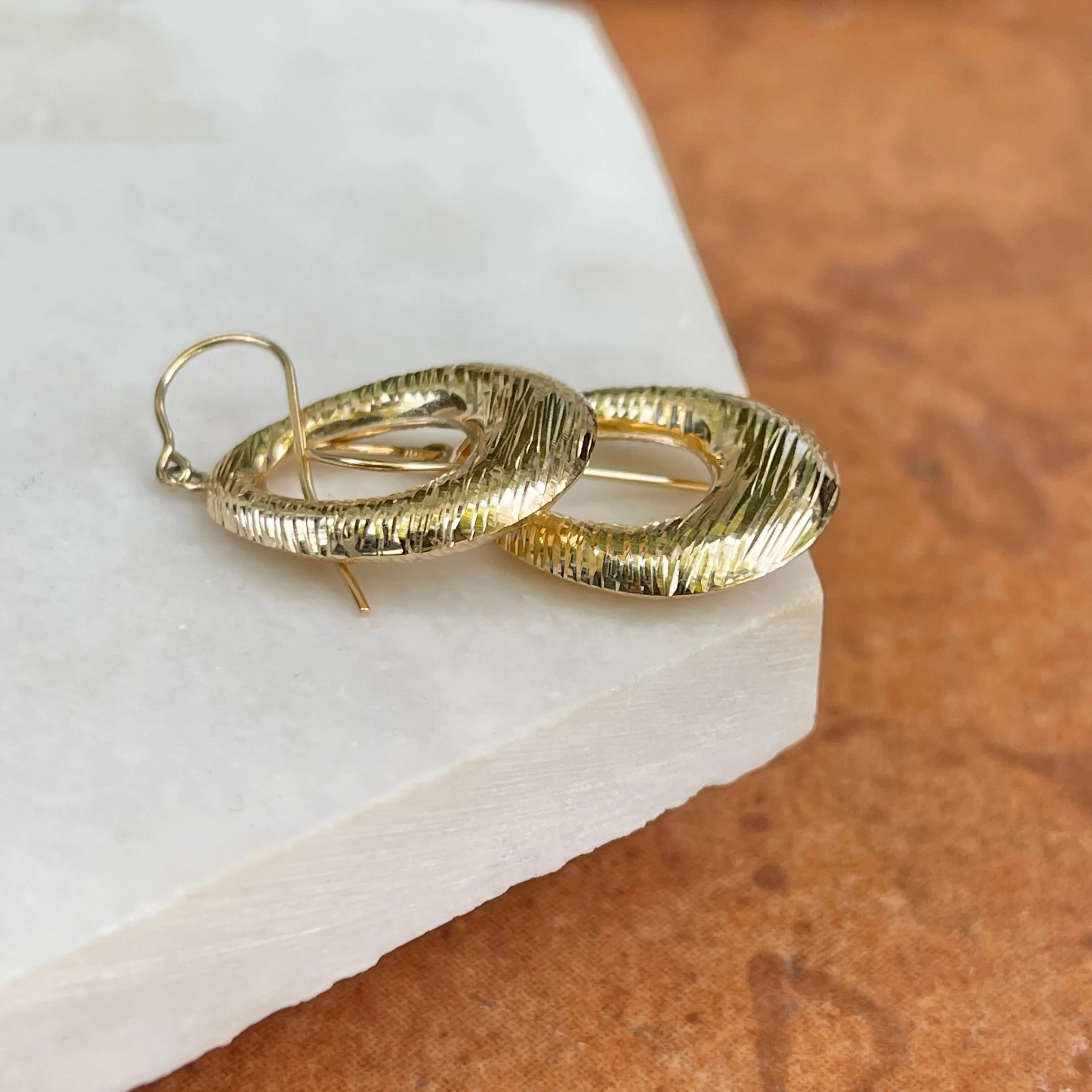 Vintage 14KT Yellow Gold Textured Oval Wire Dangle Earrings