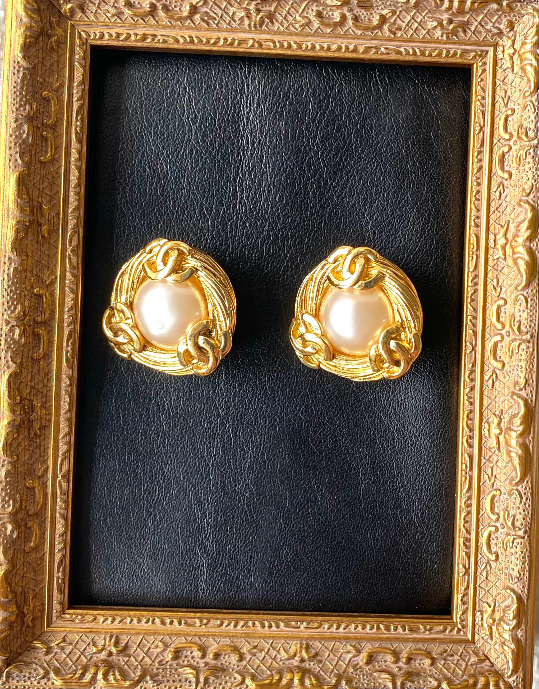 Vintage CHANEL large golden round earrings with faux pearl and CC motifs. Big size earrings. 050601ya4