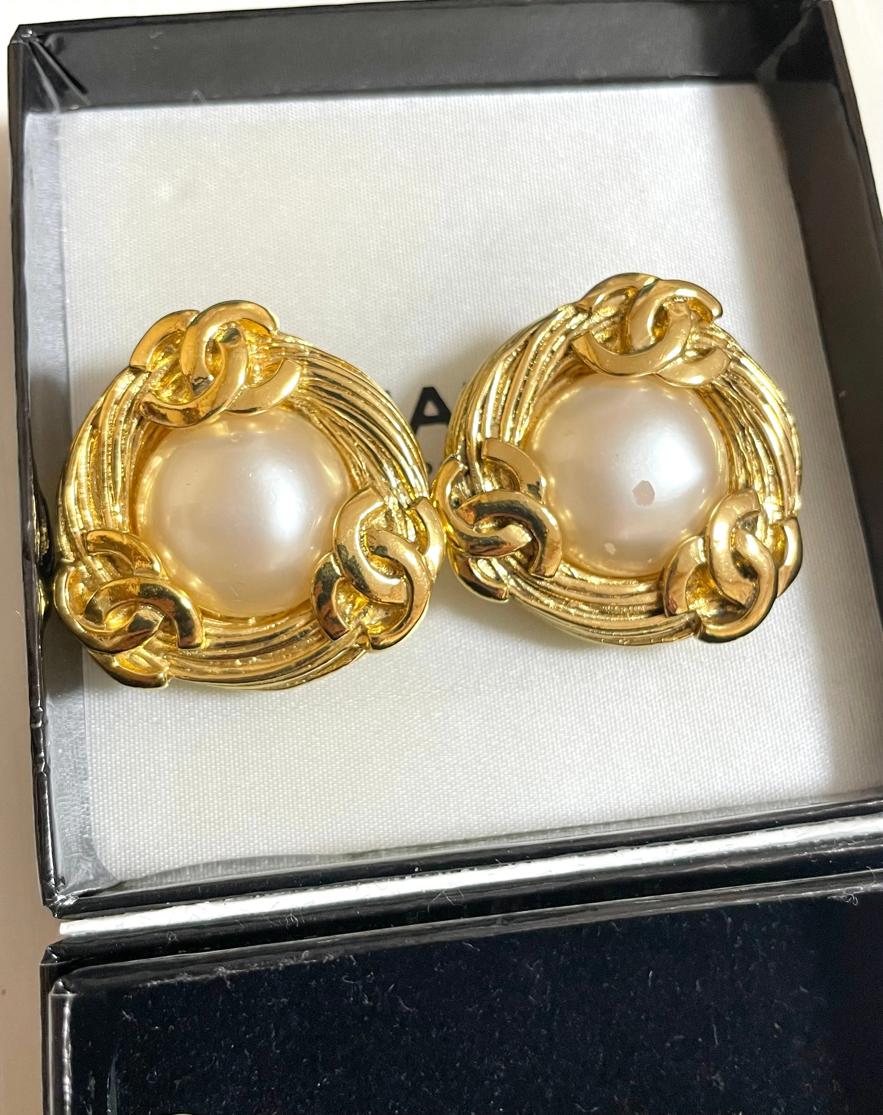 Vintage CHANEL large golden round earrings with faux pearl and CC motifs. Big size earrings. 050601ya4