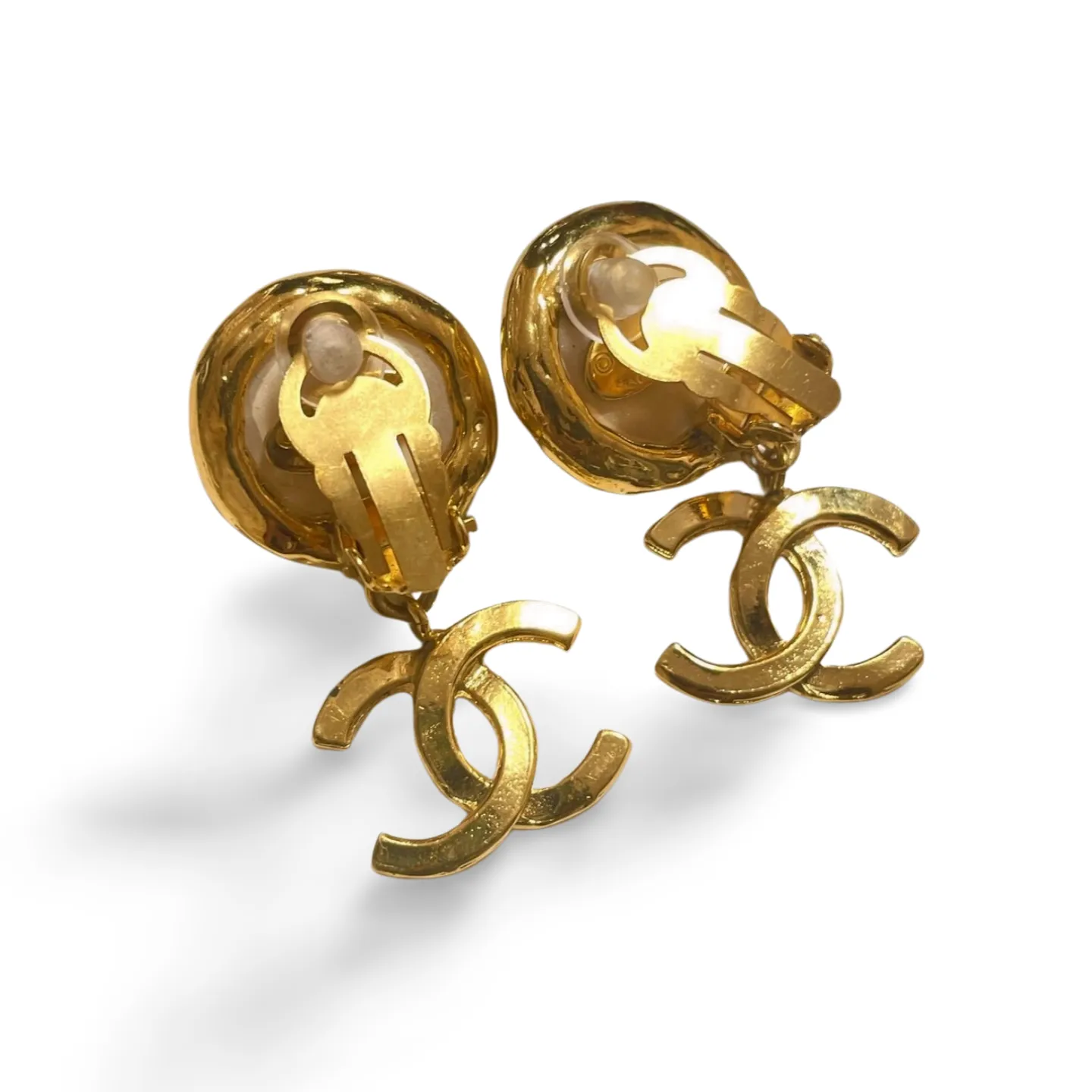 Vintage CHANEL white faux pearl and golden dangling earrings. Iconic CC mark. Hot gift. 060504ya