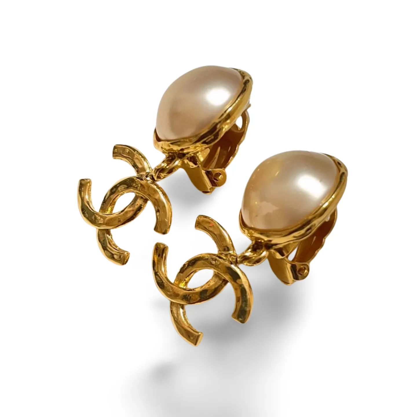 Vintage CHANEL white faux pearl and golden dangling earrings. Iconic CC mark. Hot gift. 060504ya