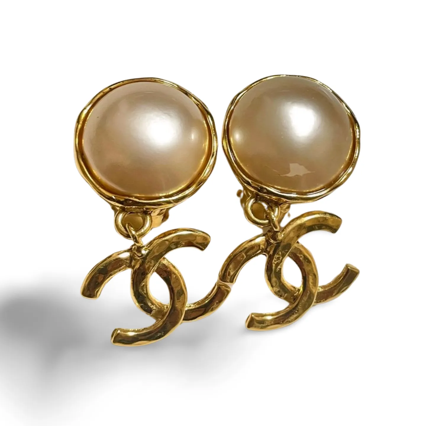 Vintage CHANEL white faux pearl and golden dangling earrings. Iconic CC mark. Hot gift. 060504ya