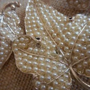 Vintage Silvertone Leaf Design With Faux Rice Pearls Brooch Pin