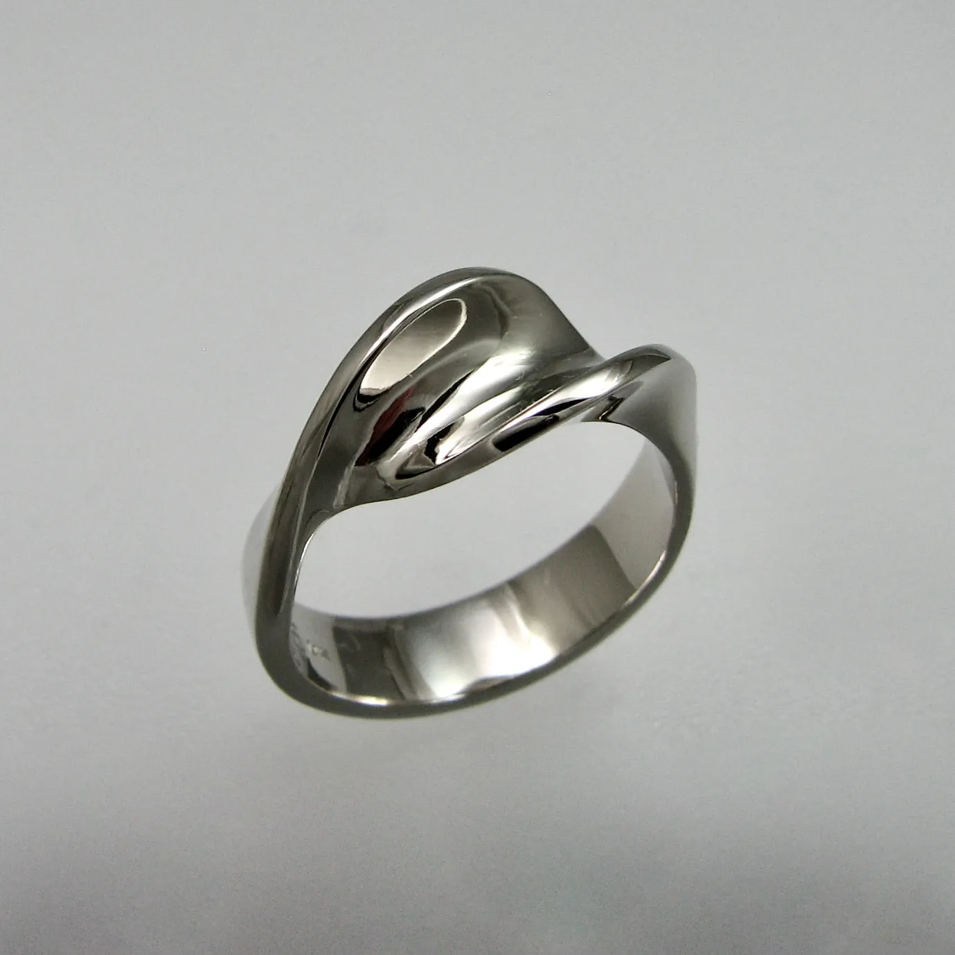 Waves Ladies' Ring